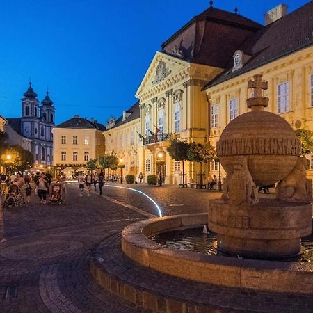 Patrik Apartman Székesfehérvár Buitenkant foto