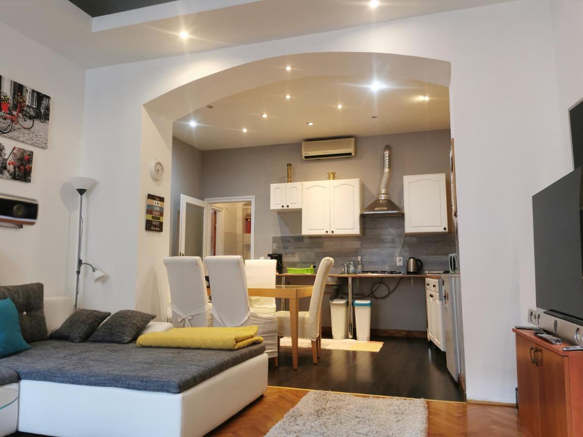 Patrik Apartman Székesfehérvár Buitenkant foto